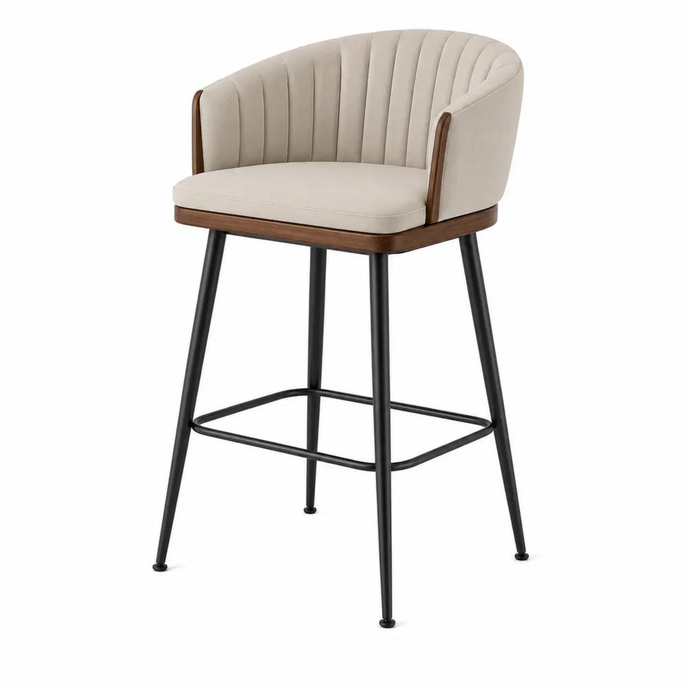 Sgabello da bar imbottito in tessuto beige con schienale curvo gambe in acciaio nero e dettagli in legno scuro 52 x 55 x 100 cm